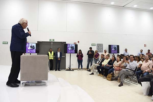 “Catón” cerró ciclo de conferencias de la edición 32 de la Feria Nacional del Libro de la BUAP