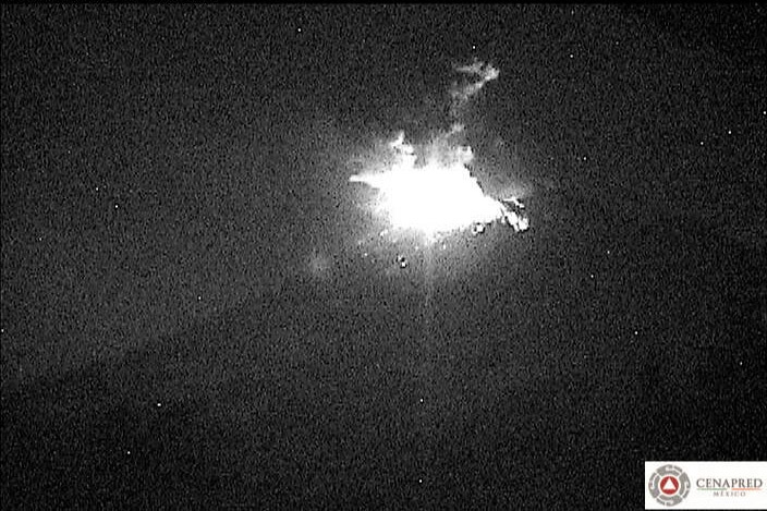 Erupción del Popocatépetl lanza ceniza sobre Puebla