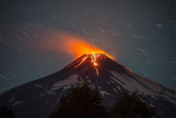 VIDEO: Espectacular erupción del volcán Villarrica de Chile