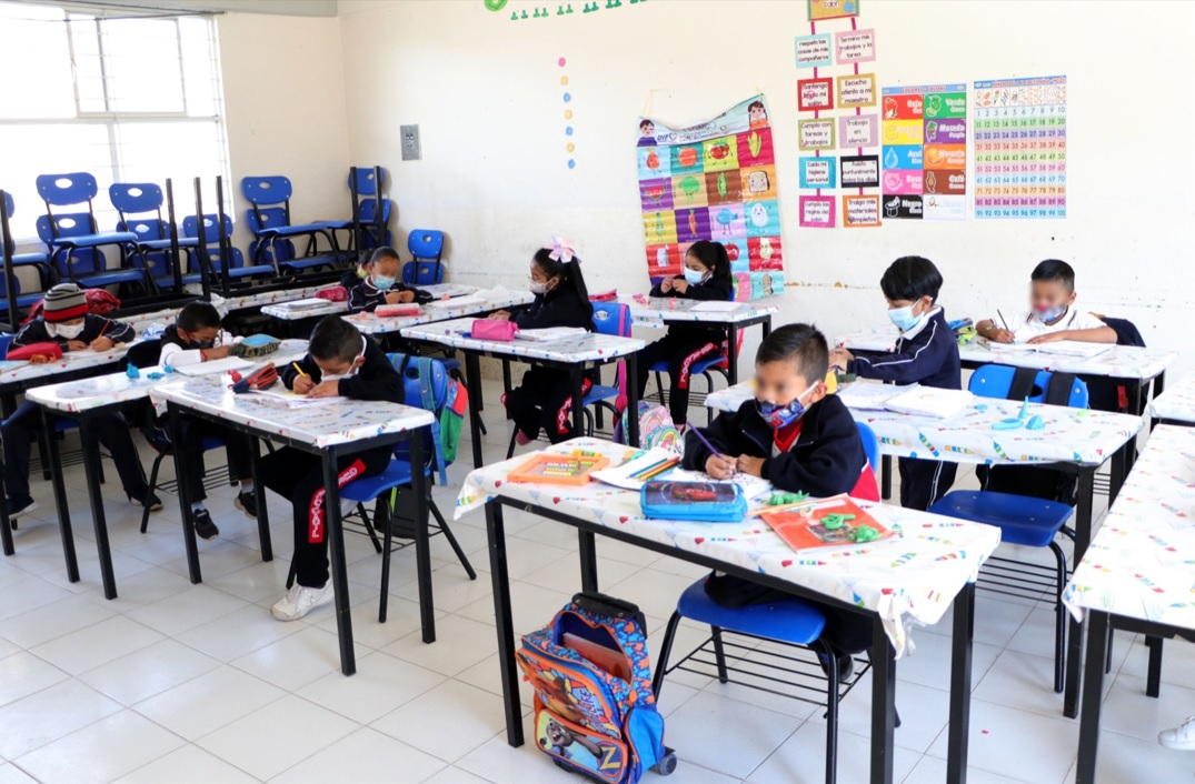 !Llega a tiempo! Terminó horario de invierno en escuelas: SEP