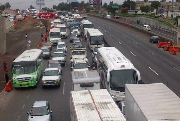 Retiran bloqueos intermitentes en la México-Puebla contra Hoy no circula