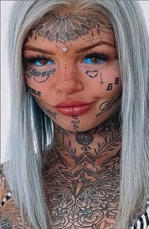 Amber Luke se tatuó los ojos y quedó ciega por semanas