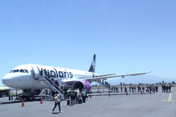 Aeropuerto de Puebla suspendió actividades por algunas horas ante caída de ceniza volcánica