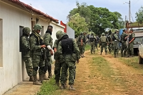 Coronel se ampara por caso Tlatlaya; teme tortura