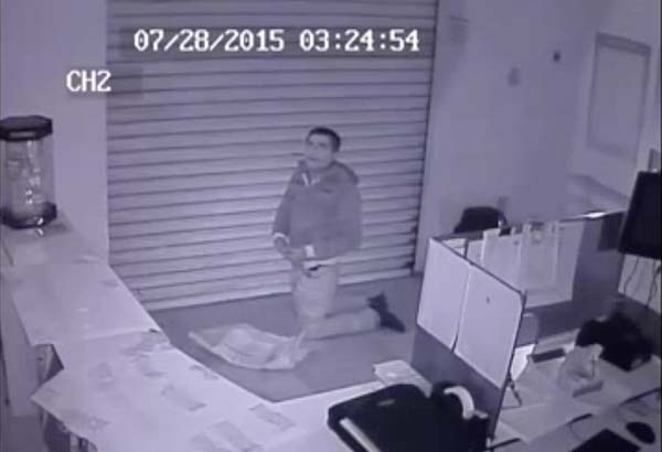 VIDEO: Así roban comercios en Tepeaca, con todo y cámaras de seguridad