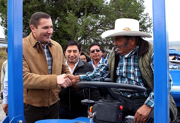 RMV entregó obras y apoyos en Aljojuca