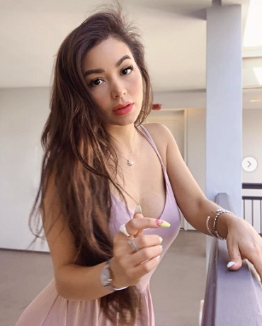 Caeli se dejó ver en atuendo sensual en redes sociales