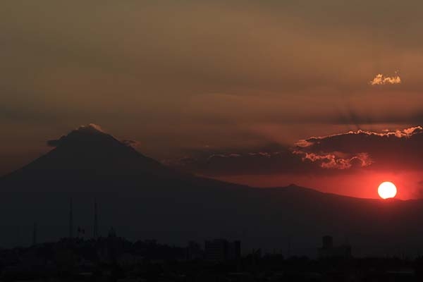 El Popocatépetl bajo supervisión permanente de Protección Civil federal y estatal