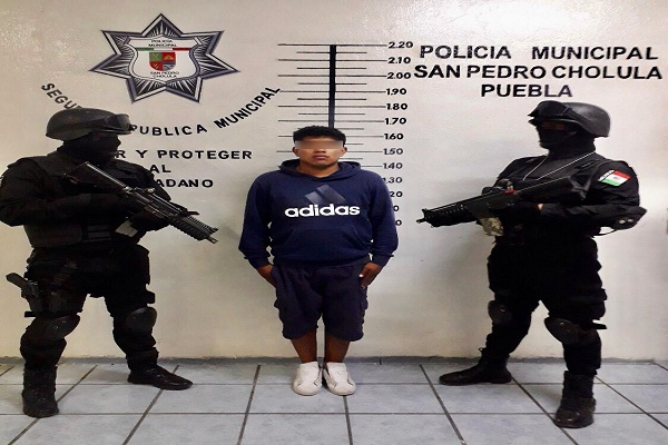 Cayó sujeto con vehículo involucrado en robo de equipo industrial en Cuautlancingo
