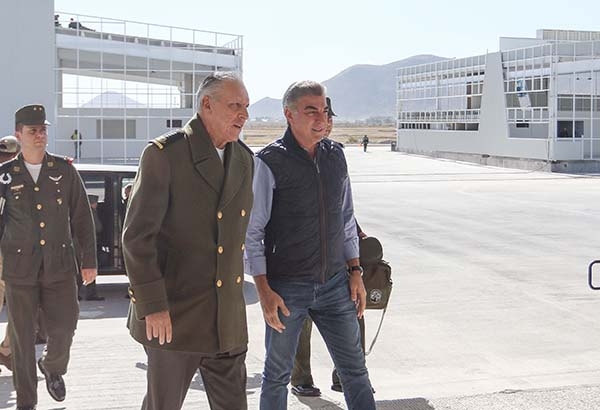 Salvador Cienfuegos y Tony Gali supervisaron avances en la Industria Militar