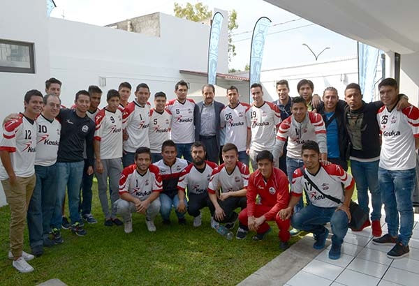Esparza Ortiz inaugura la Casa Club Lobos BUAP