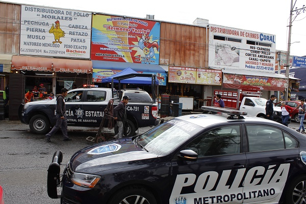 Chofer de tractocamión intenta quitarse la vida en la Central de Abasto