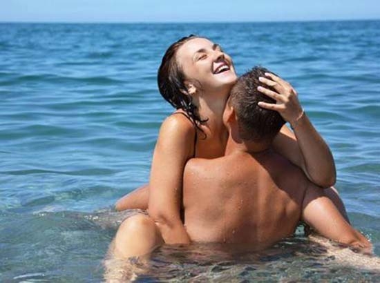 ¿Sexo bajo el agua?… Checa por qué es una mala idea