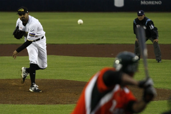 Pericos de Puebla inicia serie ante Saraperos de Saltillo