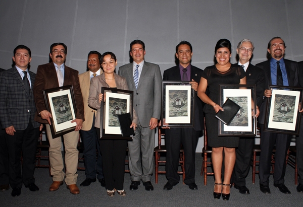 Jorge Cruz entregó el Premio Estatal de Ciencia y Tecnología 2013