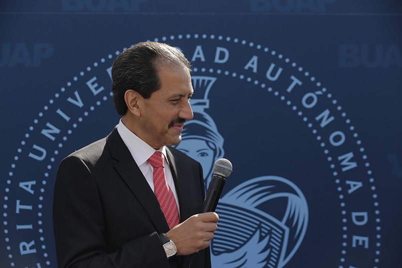 BUAP tendrá presupuesto de 5 mil 724 mdp en 2017, anuncia Esparza