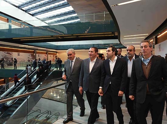 RMV inaugura centro comercial Parque Puebla