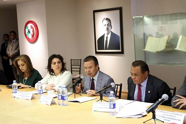 PRI presenta lista de 200 candidatos a diputados plurinominales