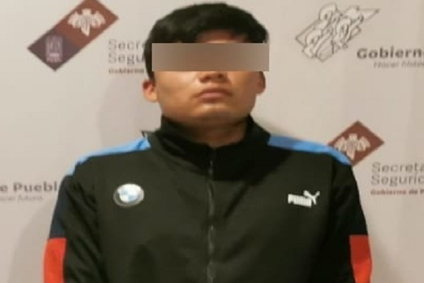Narcomenudista con motocicleta robada es detenido en Zinacatepec