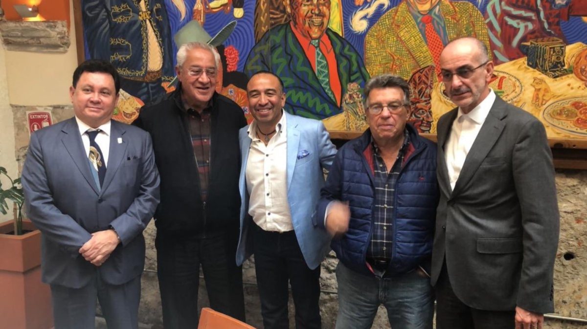 Guillermo Pacheco sí quiere ser gobernador interino; se reúne con diputados de Morena