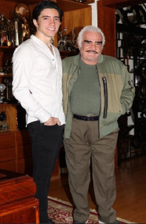 “Chente” producirá disco de Álex Fernández, hijo de El Potrillo