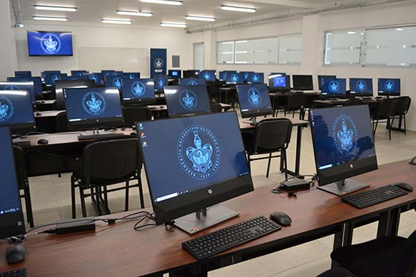 Rector de la BUAP entrega obras y equipamiento en Acatzingo
