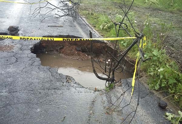 FOTOS: Protección Civil cierra camino Huejotzingo-Nealtican dañado por lluvias