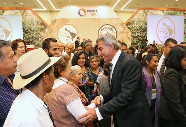 Tony Gali amarra comercialización del 70% del café poblano por 579 mdp