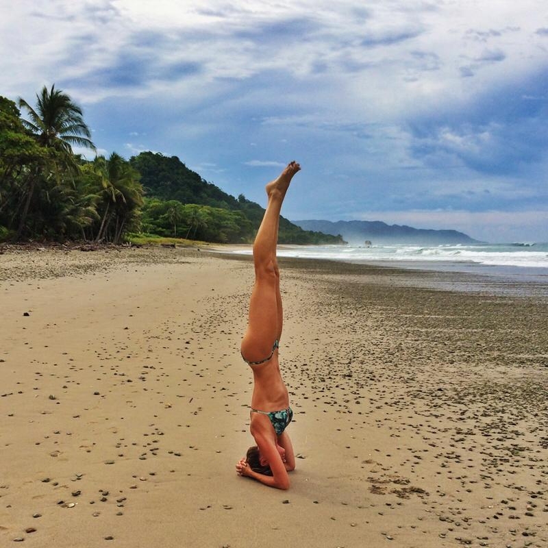 Gisele Bündchen enciende playas costarricenses con yoga