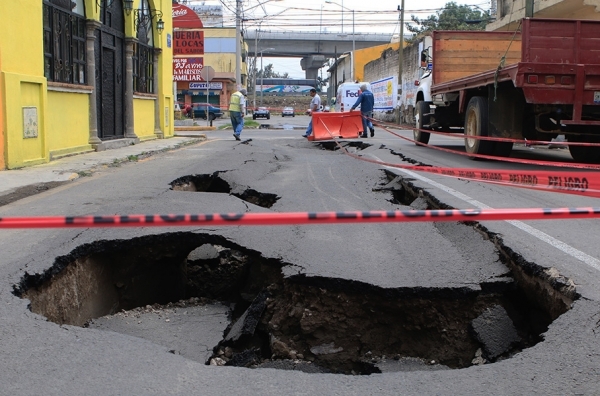 CEASPUE anuncia reparación de hundimientos en San Felipe Hueyotlipan