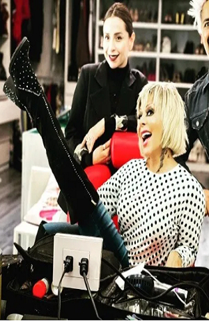 Alejandra Guzmán revive look rockero