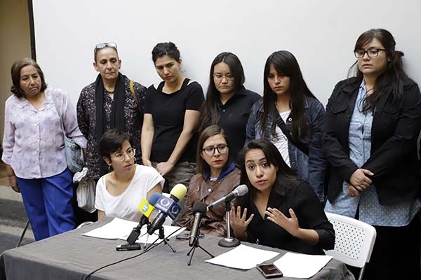 Activistas presentan 8 denuncias por agresión de ambulantes en Puebla