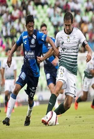 Club Puebla recibe al líder Santos en el Cuauhtémoc