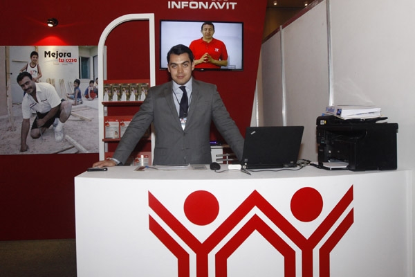 Infonavit ofrece crédito en pesos a todos sus afiliados