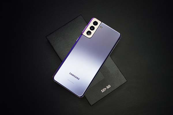 Los envíos de smartphones cayeron 6%, según Canalys