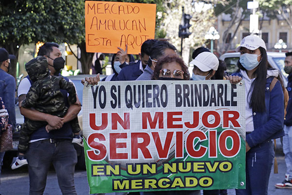Locatarios del mercado Amalucan piden conclusión de obras