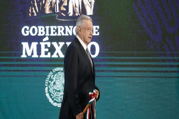AMLO se monta en su macho: “No puedo arriesgar la vida de la gente”
