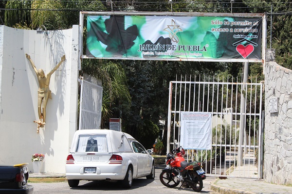 VIDEO y FOTOS: Familiares sepultan a Monserrat; exigen que feminicidio no quede impune