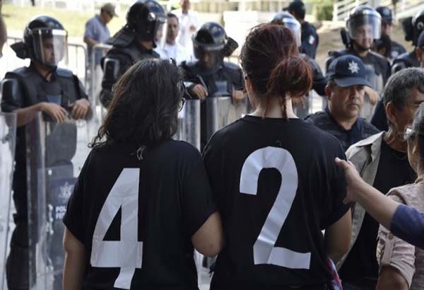 Ayotzinapa enmarca inauguración de Cumbre Iberoamericana
