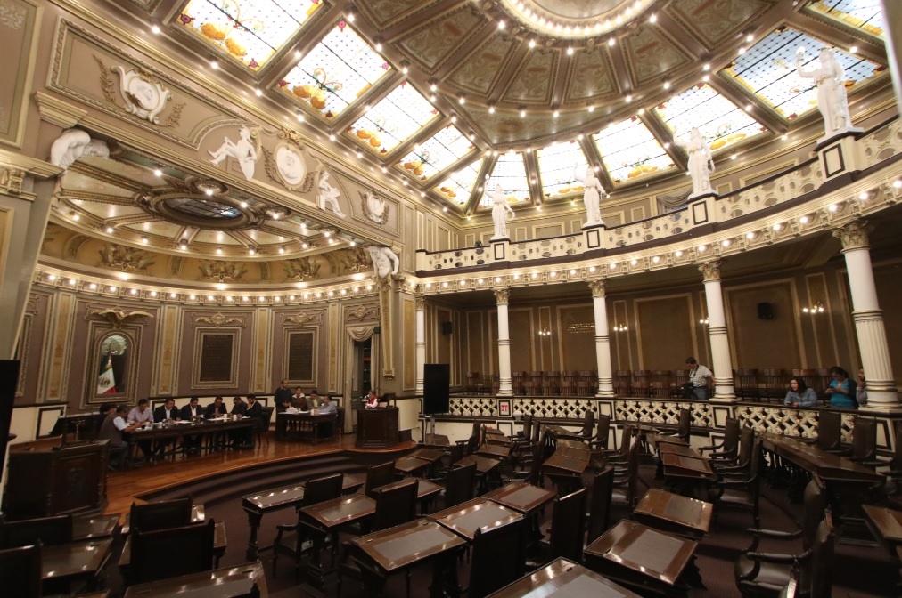 Diputados locales de Puebla bajarían 30% su sueldo
