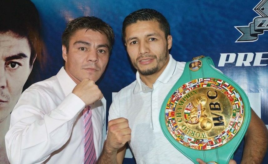 Jhonny González vs Jorge Travieso Arce, por el Campeonato Pluma del CMB