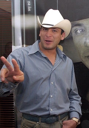 Valentín Elizalde “revive” en la radio con el tema Quiero
