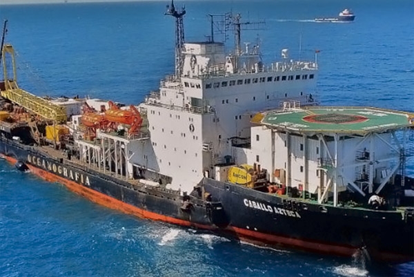 Juez ordena a Pemex cumplir contratos con Oceanografía