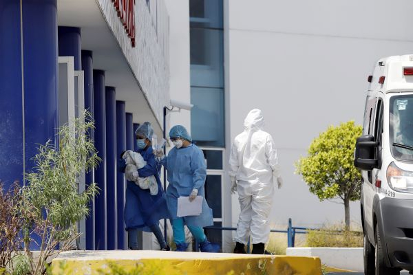 Suben a 14 los muertos por COVID-19 en Puebla; 165 positivos
