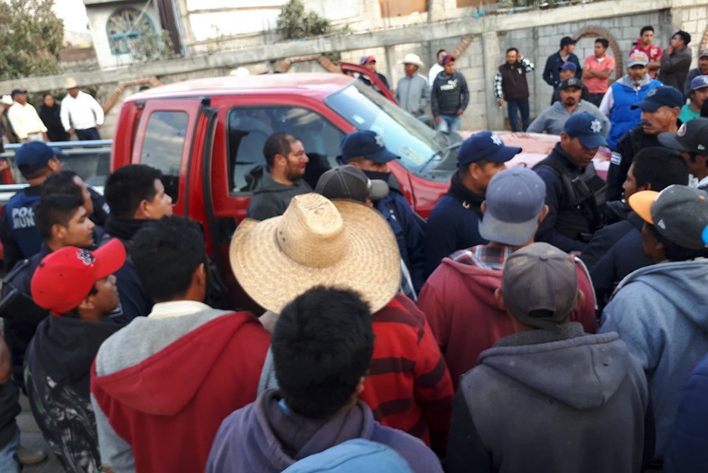 Pobladores intentan linchar a presunto ladrón de lavadora en Ciudad Serdán