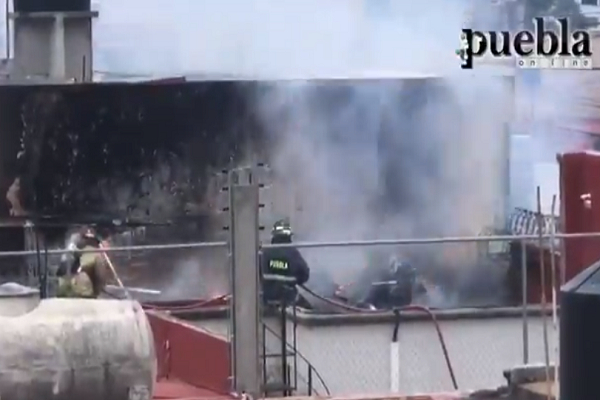 Explota tanque de gas en inmueble de la colonia San Manuel