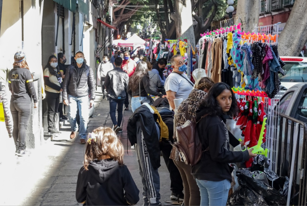 COVID se puede complicar por fiestas decembrinas, advierte gobernador de Puebla