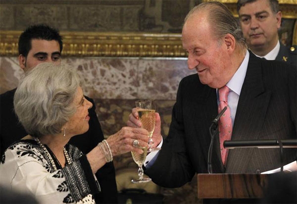 El rey de España exalta la “literatura rebelde” de Poniatowska