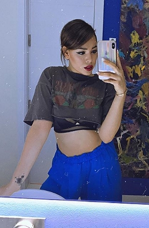 Danna Paola tuvo agradecimiento sexy por 9 millones de seguidores