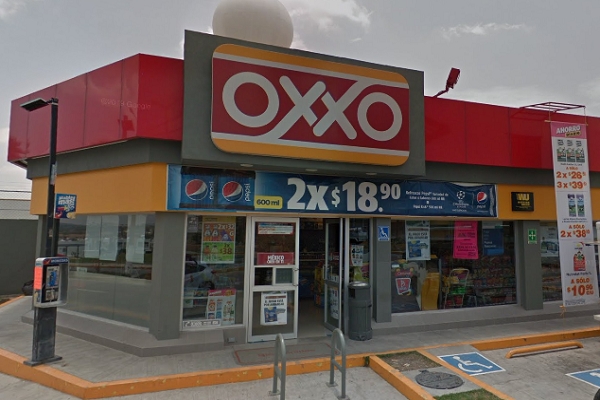 Maleantes atracaron Oxxo en la colonia Bosques de Chapultepec; dos heridos